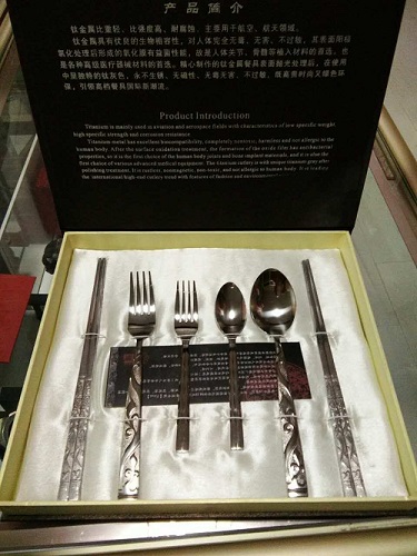 鈦工藝品：剛與柔的極致碰撞！輕量化材質演繹現代藝術新美學！